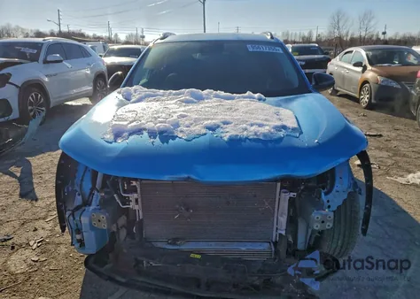 2025 Chevrolet Trax Activ из США, поврежденный, VIN KL77LKEP1SC043770